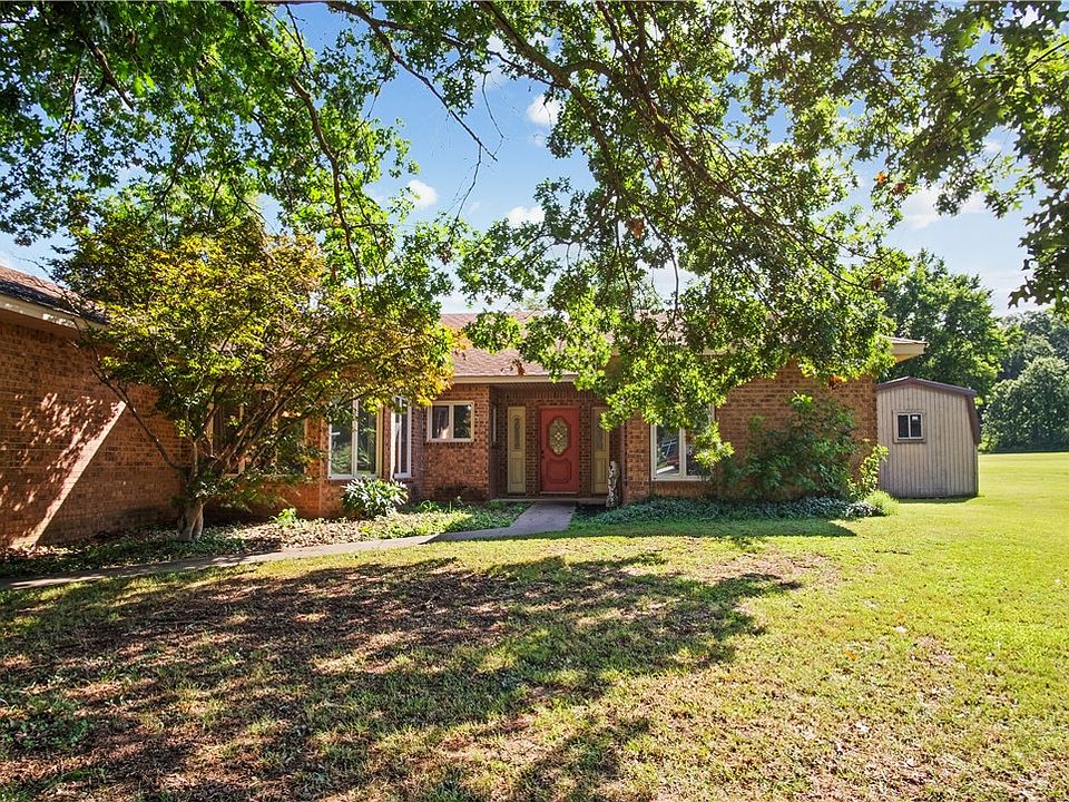 1st image of 21646 Pinehurst Ct