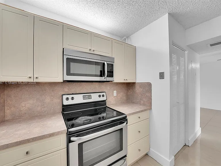 8260 SW 210th St #201 — Photo 12