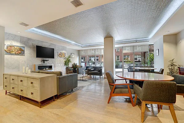 Rented by Bond New York | media 52