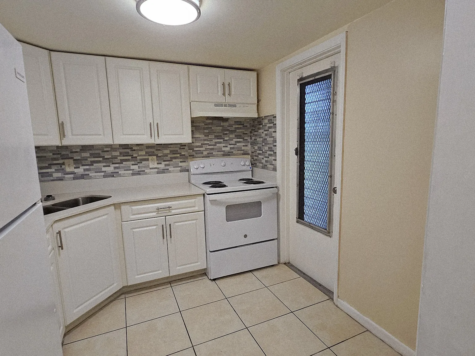 1 bed, 899 sqft, $1,700 — Photo 3