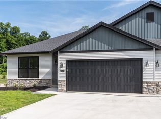 3429 Jamestown Dr, Zanesville, OH 43701