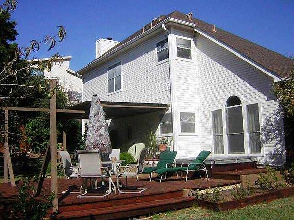 Deck, covered porch, hottub