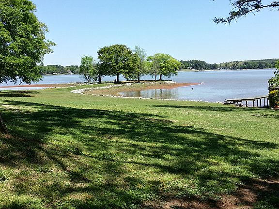 Large gently sloping to lake