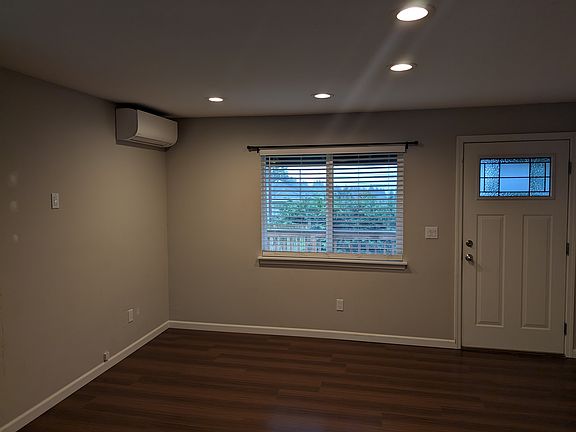 3rd image of 2812 Hemlock St