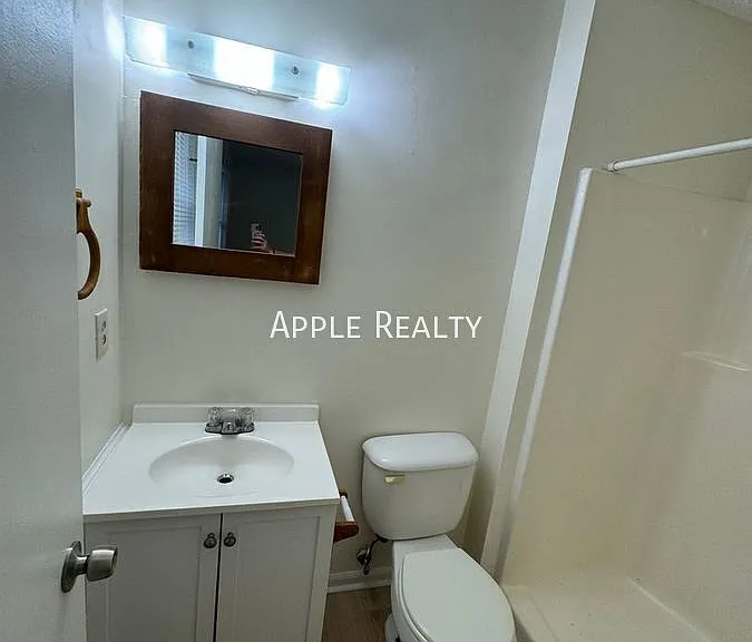 925 Fleming Dr — Photo 15