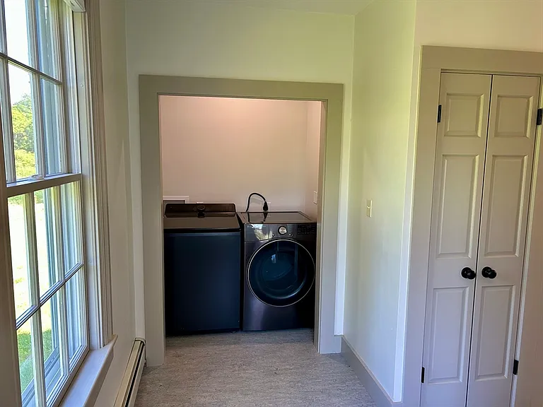 831 Lexington Rd — Photo 9