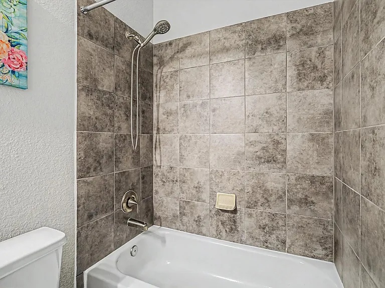 16534 Twinwalker Dr — Photo 23