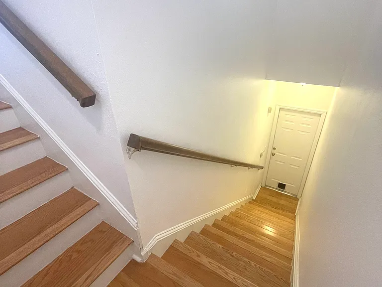 2201 Bay Club Cir — Photo 37