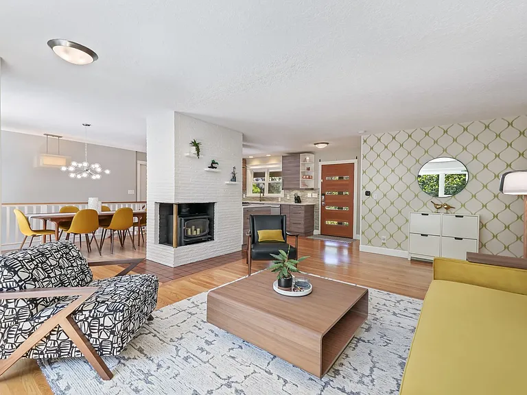 5530 SW Logan Ct — Photo 13