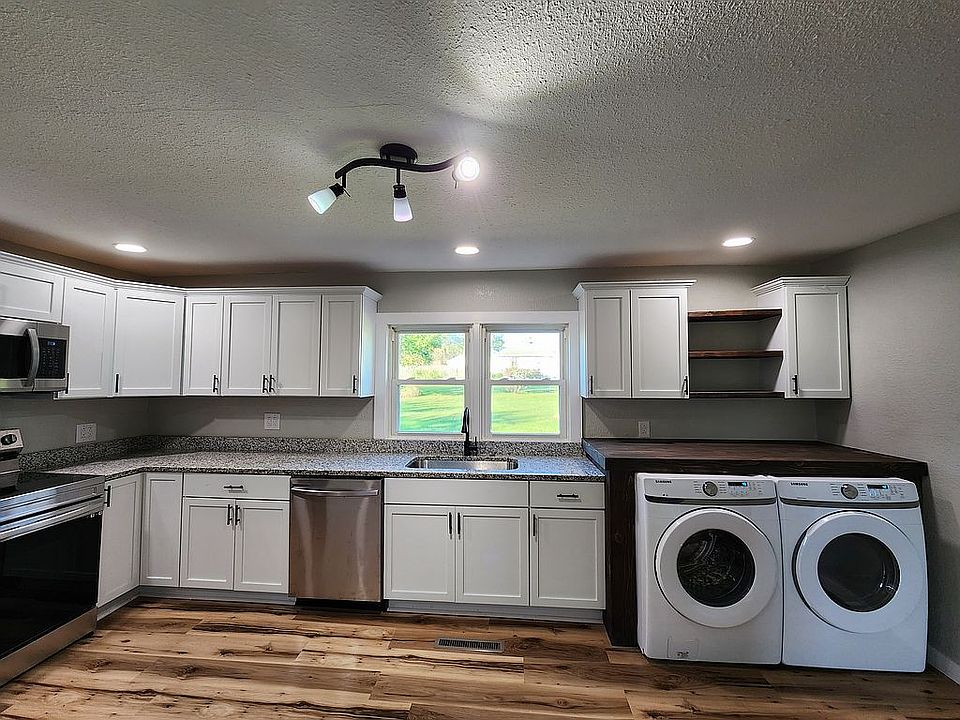 1st image of 107 E Herriman St