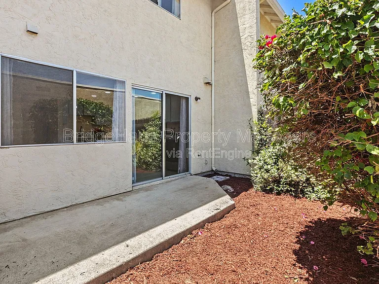 7831 Rancho Fanita Dr #D — Photo 27