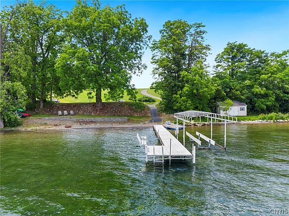 5th image of 4667 W Lake Rd