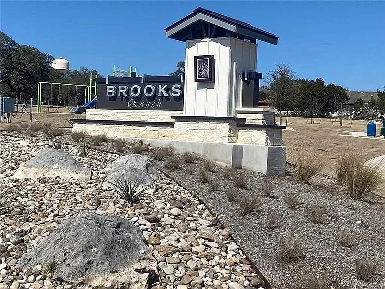 135 Horseshoe Cv — Photo 31