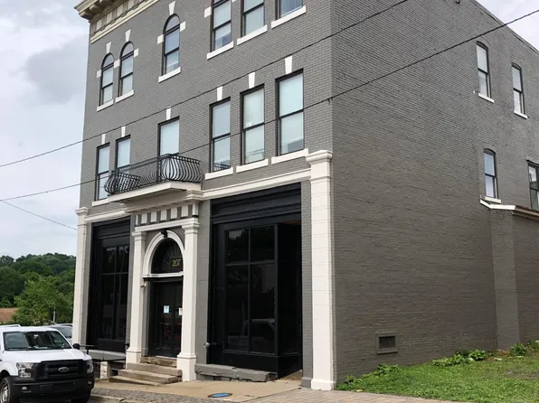 207 Main St APT 2, Irwin, PA 15642
