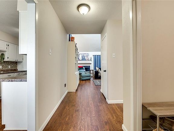 3rd image of 5806 Meadow Wood Ln
