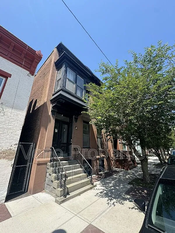 2 bed, 1.0 bath, $1,875 — Photo 1