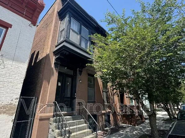 251 3rd St APT 2, Troy, NY 12180