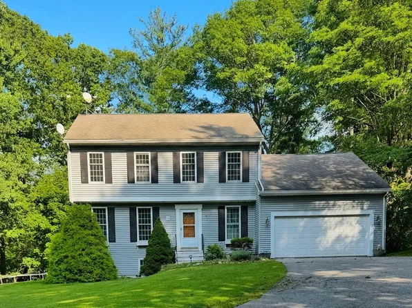 38 Lake St, Spencer, MA 01562