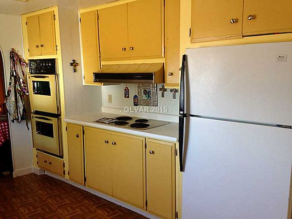 4th image of 900 E Winston Ln