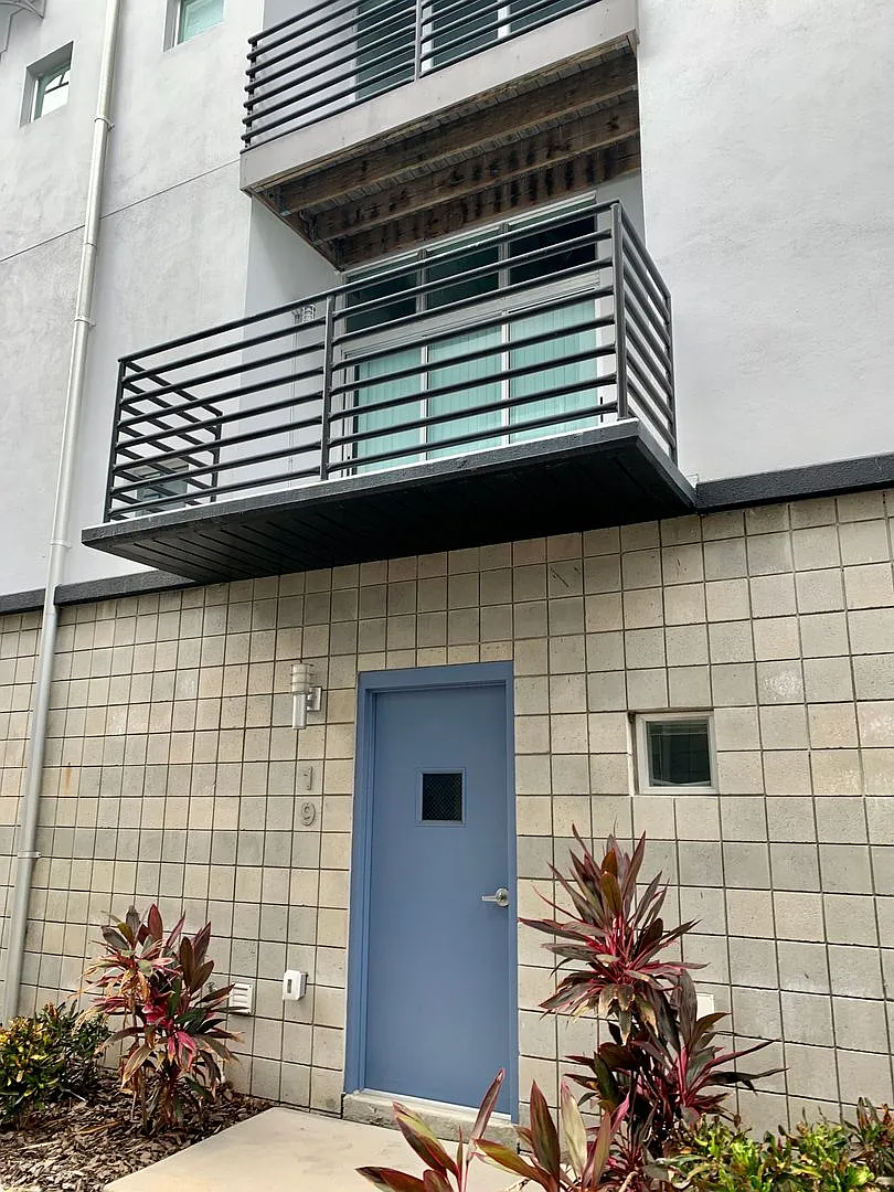 2/2.5 Industrial Style 3 Level Loft at MacDill Landings! — Photo 3