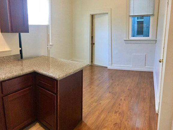 4th image of 142 E Santa Clara St APT K