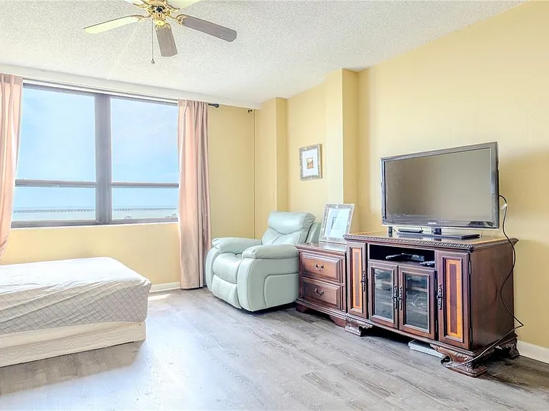 2620 Cove Cay Dr #802 — Photo 3
