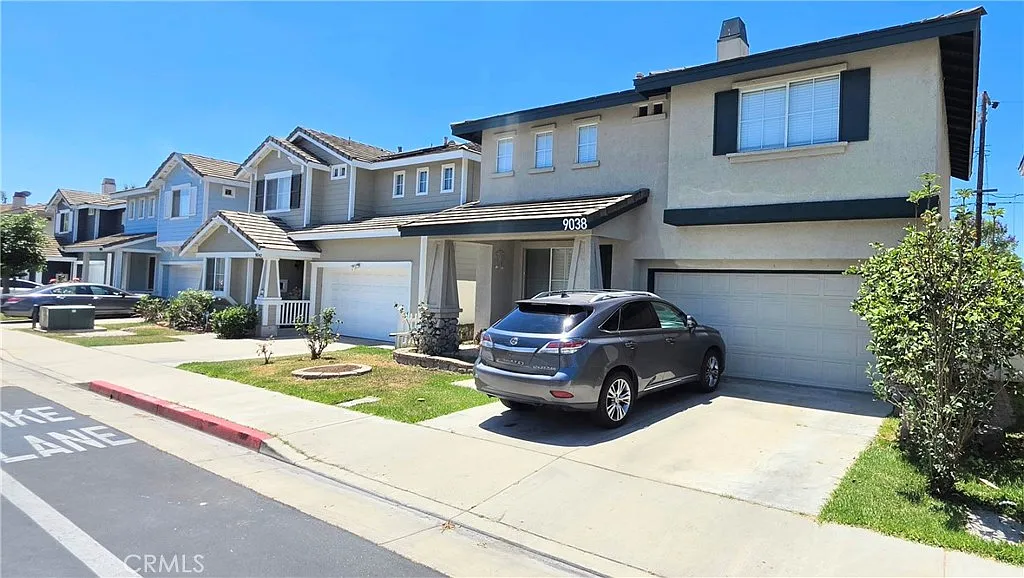 5 bed, 3.5 bath, 1773 sqft, $4,700 — Photo 2