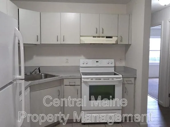 37 Northern Ave, Auburn, ME 04210