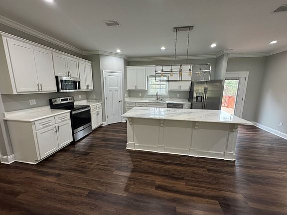 5th image of 107 Henrys Rd