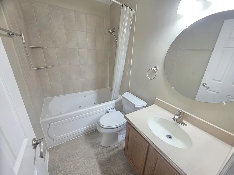 302 Barton Ct — Photo 12