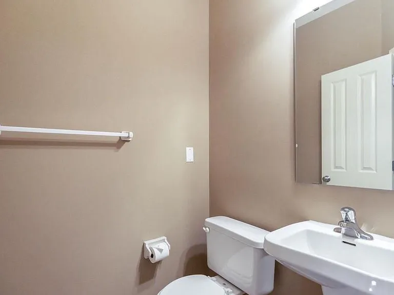 15808 Robinson St — Photo 11