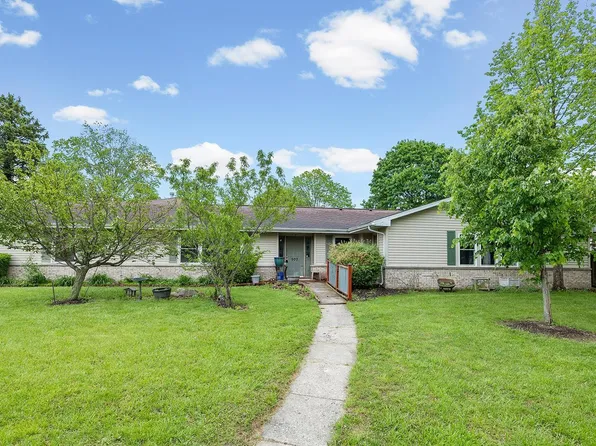 907 Woodmere Dr, Lafayette, IN 47905