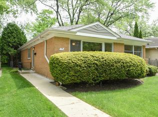 275 Linden Ave, Glencoe, IL 60022