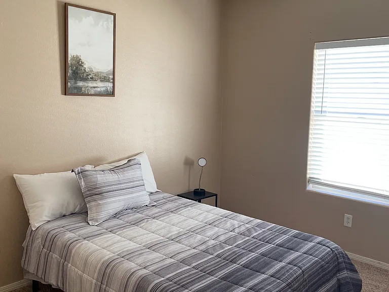 2203 W Washington Ave — Photo 5
