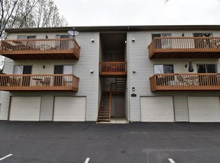 300 Woodridge Cir UNIT C, South Elgin, IL 60177