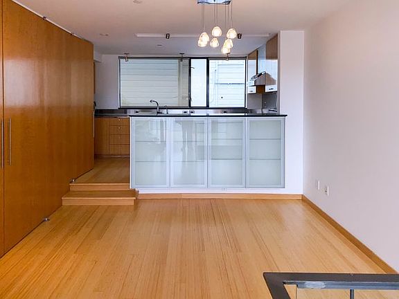 2nd image of 207 Guerrero St