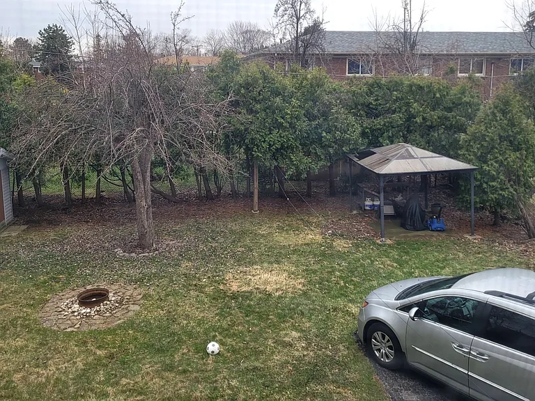 1374 Charles Dr #UPPER — Photo 30