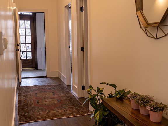 4th image of 293 Montgomery St APT 1