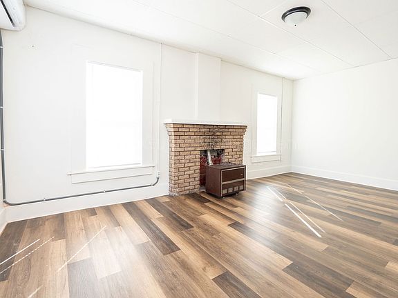 3rd image of 423 N Emporia Ave APT 3