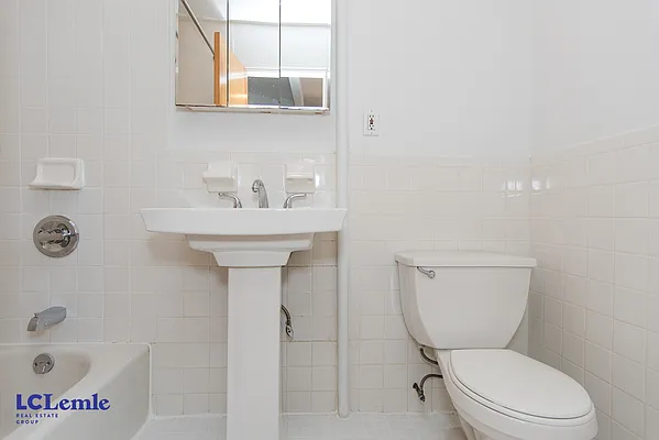 Rented by LC Lemle Real Estate Group | media 10