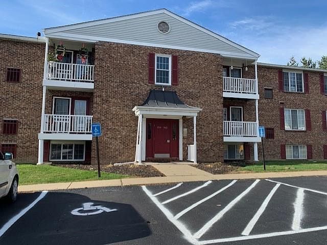 1st image of 961 Wood Hollow Dr #H