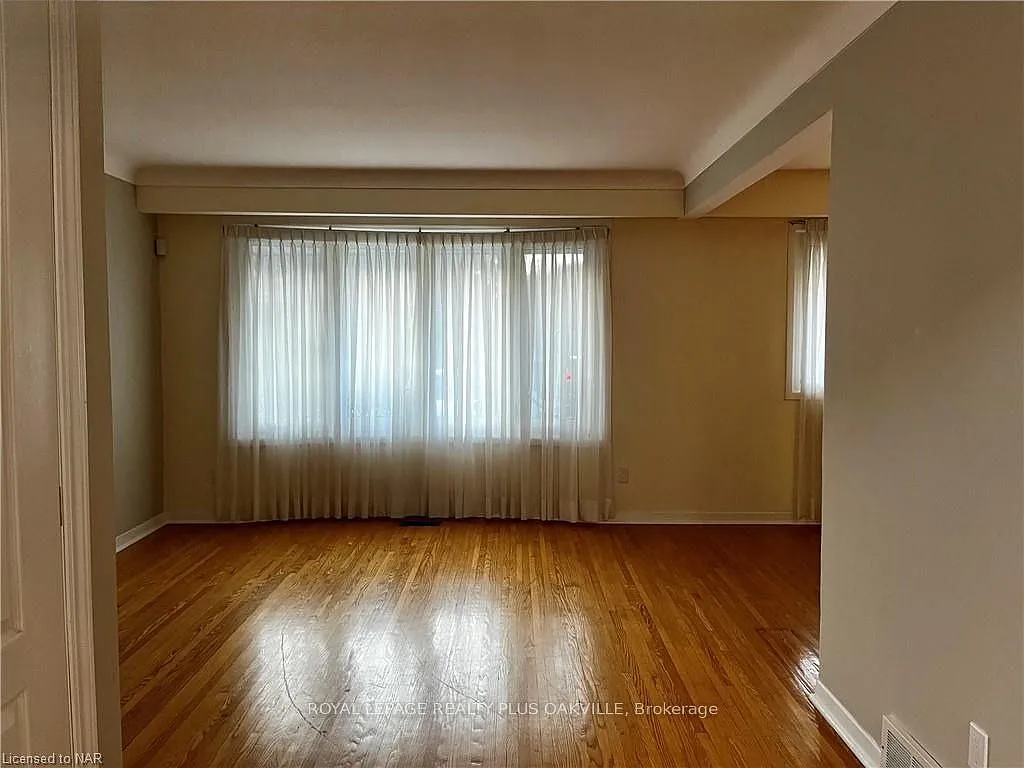 3 bed, $2,425 — Photo 3