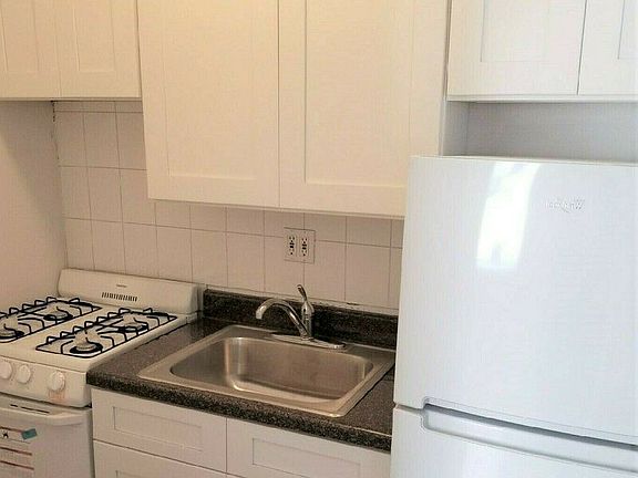 4th image of 161 Attorney St APT 3D