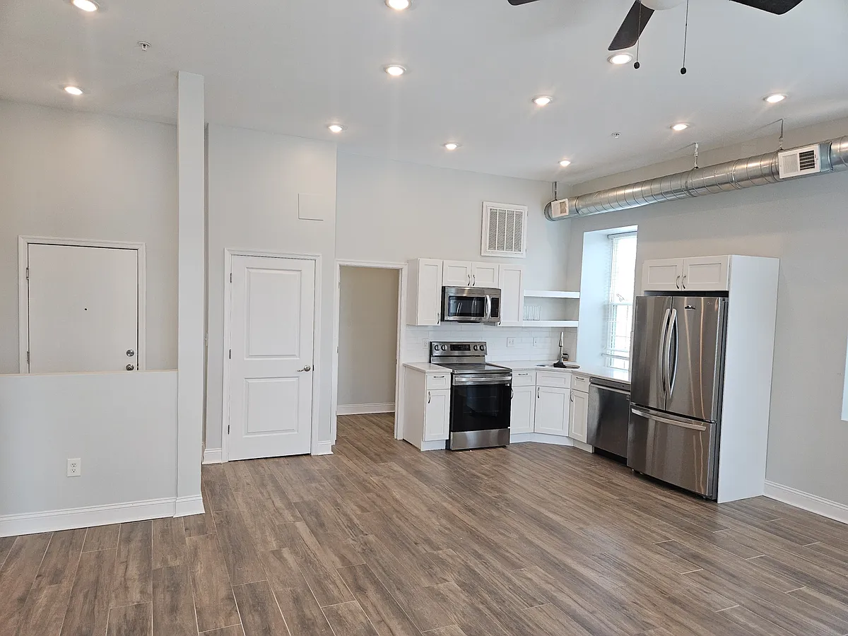 Building Photo - 59 E High St #D
