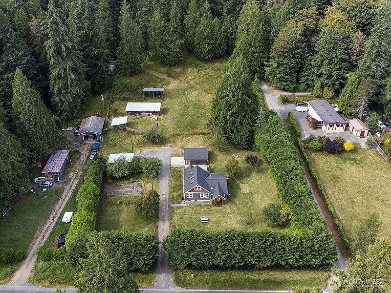 2nd image of 6827 Lakewood Road