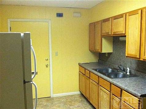 2nd image of 312 6th St