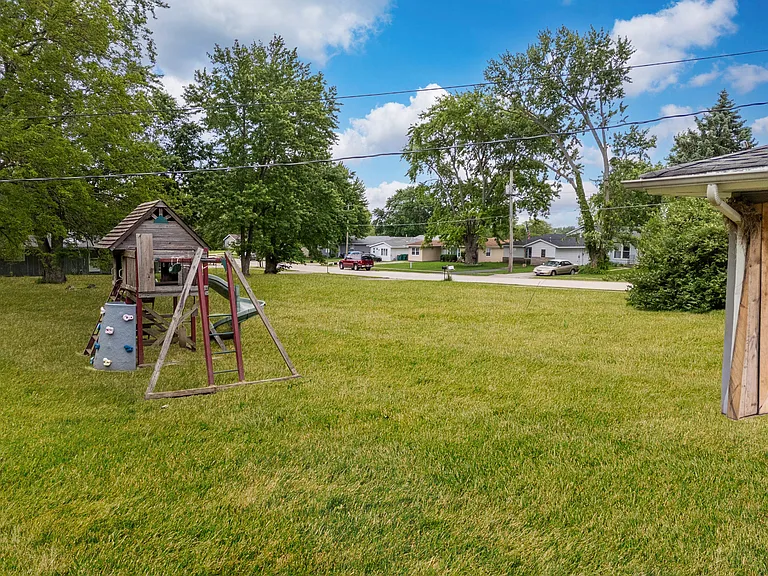 310 S Lincoln St — Photo 11