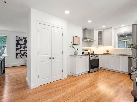 4th image of 7 Hearn St