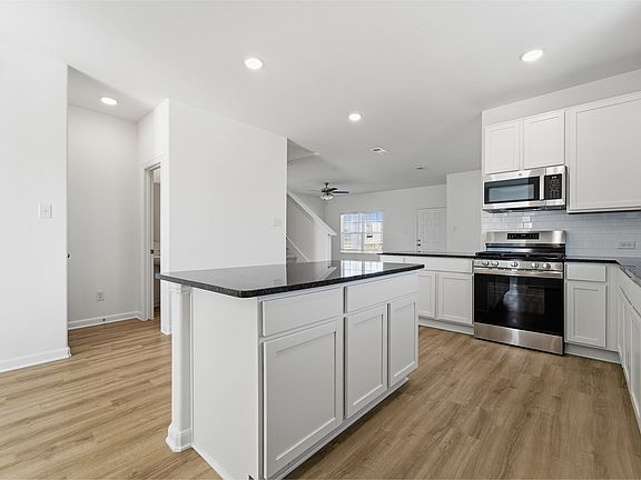 7th image of this home