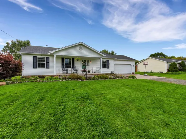 2195 Sperry Rd, Allenton, MI 48002